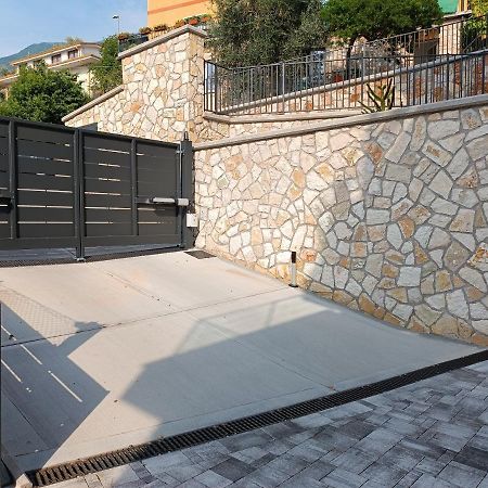 Blue Sky Garda - Zaffiro Apartment Malcesine Exterior photo
